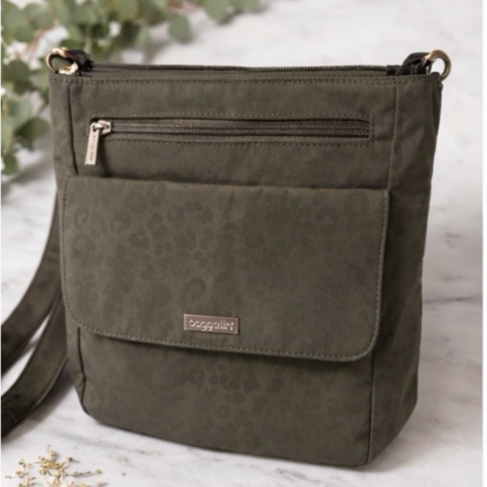 Baggallini Pewter Cheetah Town Bagg - Crossbody Travel Bag